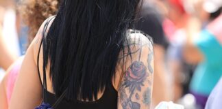 czym smarować tatuaż