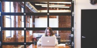 czy na urlopie macierzyńskim można pracować