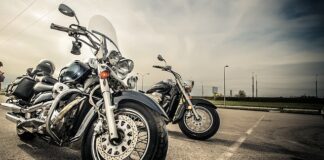 Czym się różni motor od skutera?
