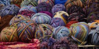 Czym przykryć wełnę mineralną?