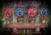 Czy wodą utleniona szkodzi roślinom?